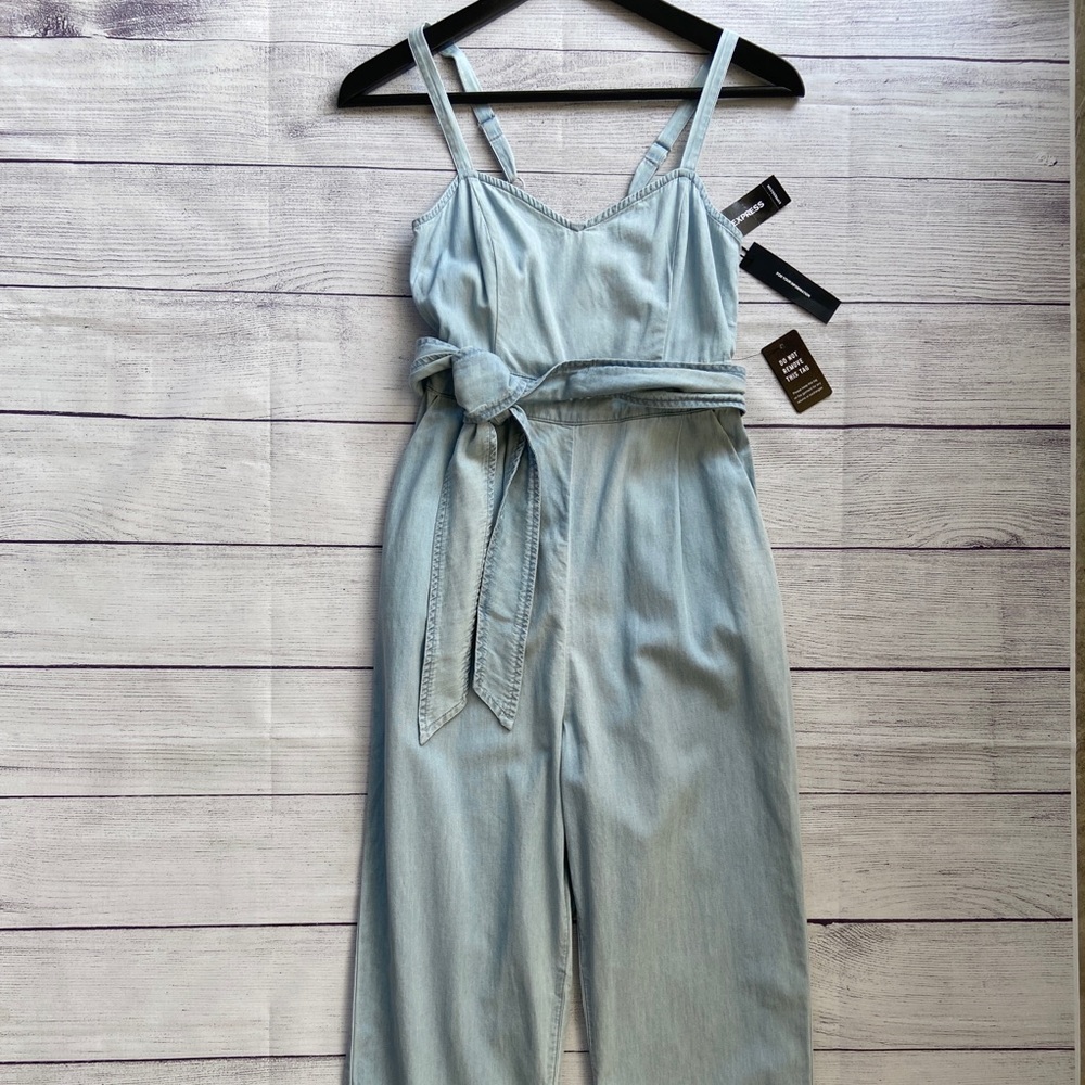 EXPRESS Linen-Blend Cross Back Culotte Jumpsuit - Picture 5 of 16